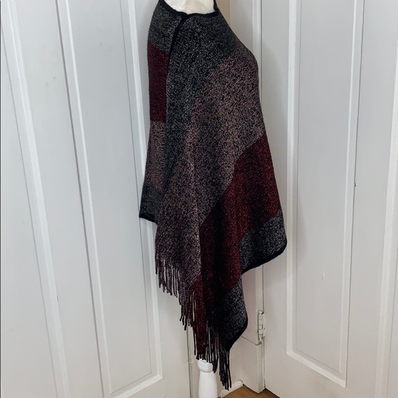 JACK & MISSY•KNIT PONCHO - Picture 4 of 6